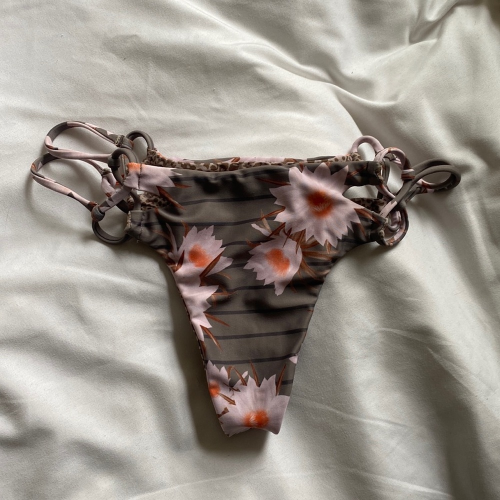 Acacia bottoms